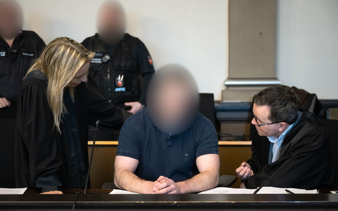 Nach der Mordserie mit vier Toten im niedersächsischen Landkreis Rotenburg (Wümme) ist der angeklagte Bundeswehrsoldat zu lebenslanger Haft verurteilt worden.  - Foto: Sina Schuldt/dpa