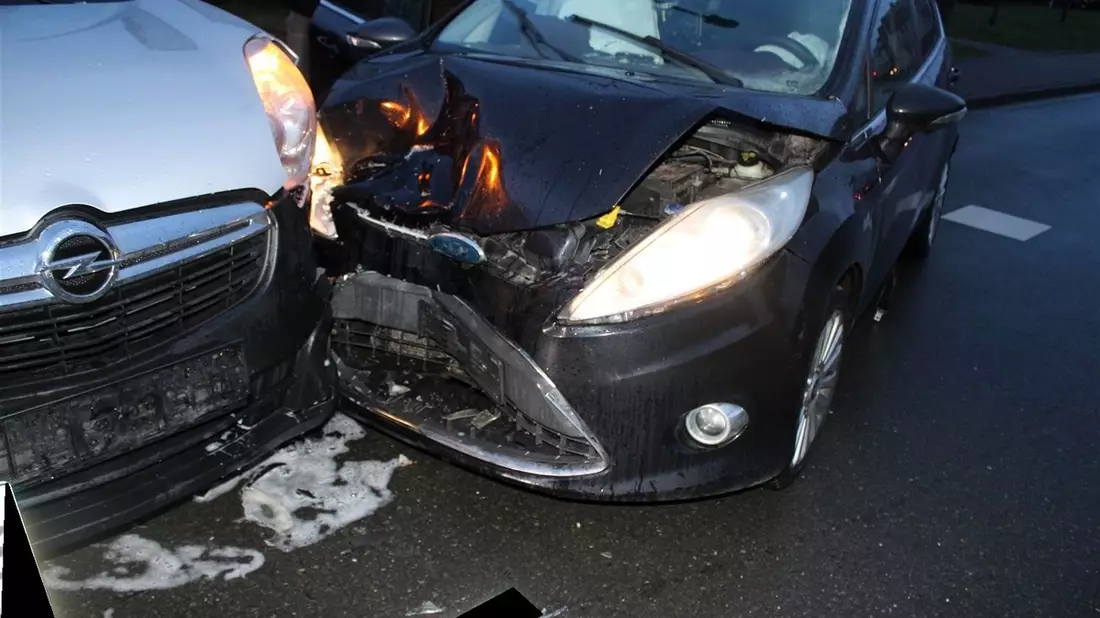 POL-MI: Vier Verletzte bei Unfall - Bild: presseportal.de