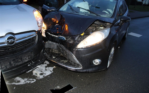 POL-MI: Vier Verletzte bei Unfall - Foto: presseportal.de