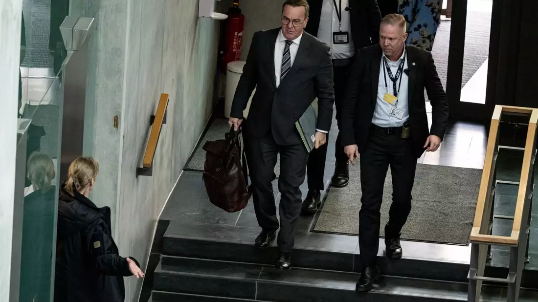 Finanzminister Jörg Kukies (SPD) war ebenfalls bei den Sondierungen dabei.  - Bild: Fabian Sommer/dpa