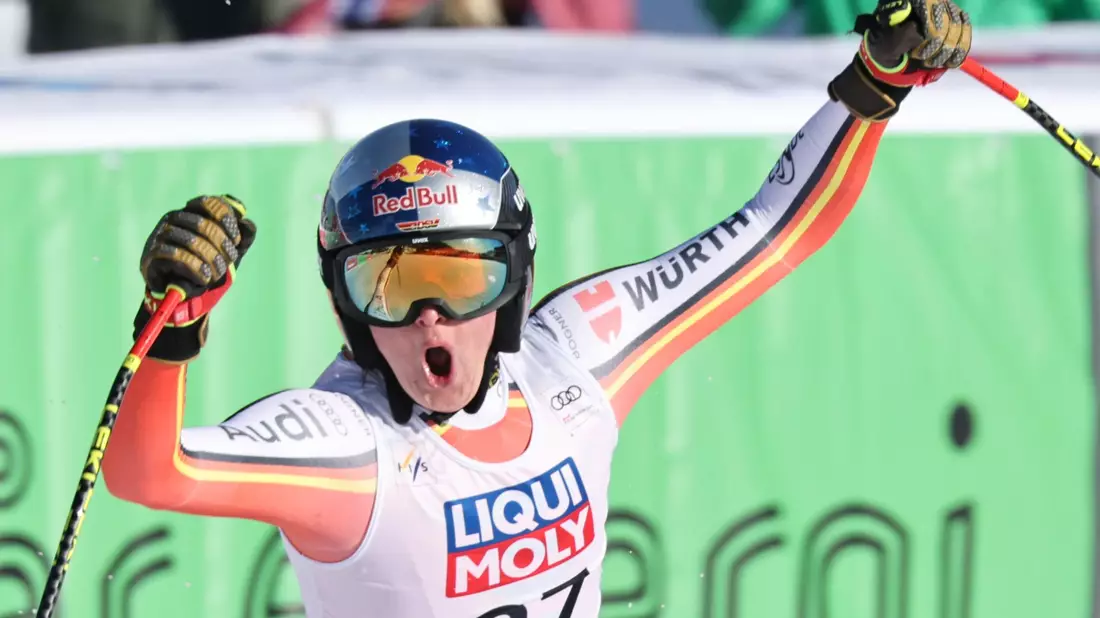 Feiert ihren ersten Podestplatz im Weltcup: Emma Aicher. - Bild: Marco Trovati/AP/dpa