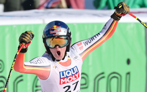 Feiert ihren ersten Podestplatz im Weltcup: Emma Aicher. - Foto: Marco Trovati/AP/dpa