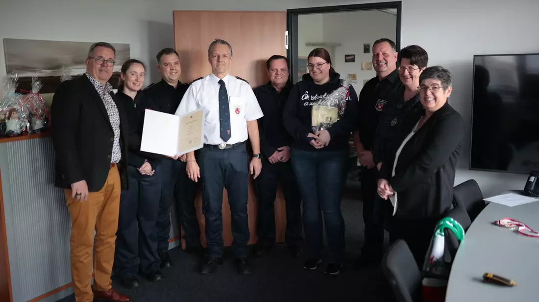 FW Ratingen: FEIERlichkeiten bei der Feuerwehr Ratingen - Bild: presseportal.de