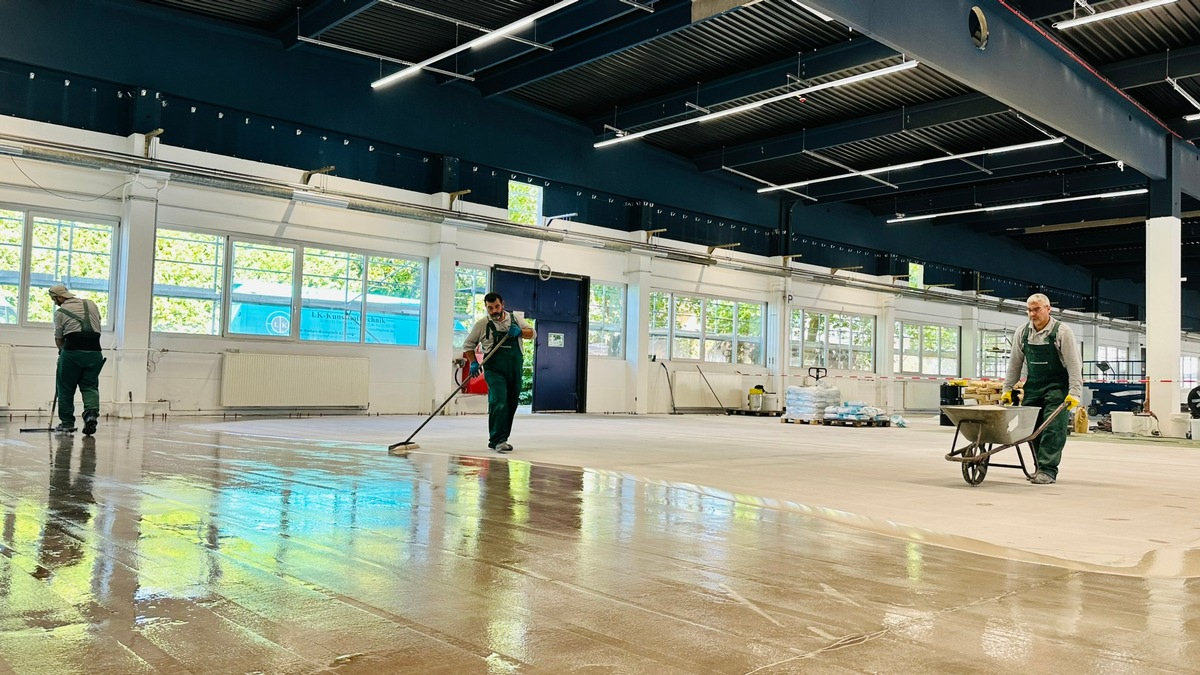 Patricia Locher-Scheuenpflug: Warum die Epoxidharz-Boden-Systeme von LIQUID INDUSTRY FLOORS GERMANY bei der Industrie gefragt sind - Foto: presseportal.de