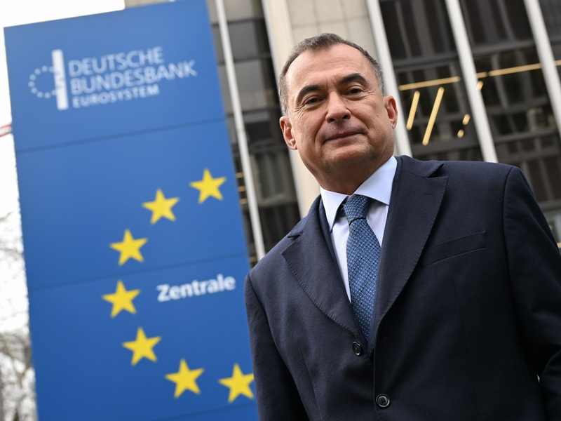 Traut der deutschen Wirtschaft 2025 etwas Wachstum zu: Bundesbank-Präsident Joachim Nagel (Archivbild) - Foto: Arne Dedert/dpa