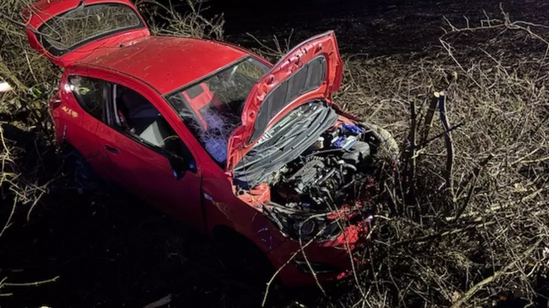 POL-ROW: ++ Verkehrsunfall zwischen Scheeßel und Rotenburg (B75): Zeugen gesucht ++ - Bild: presseportal.de