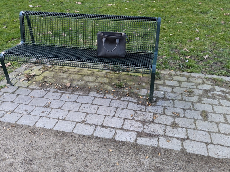 POL-K: 250228-7-K Seniorin im Hausflur überfallen - Kripo sucht mutmaßlichen Finder der Beute - Foto: presseportal.de