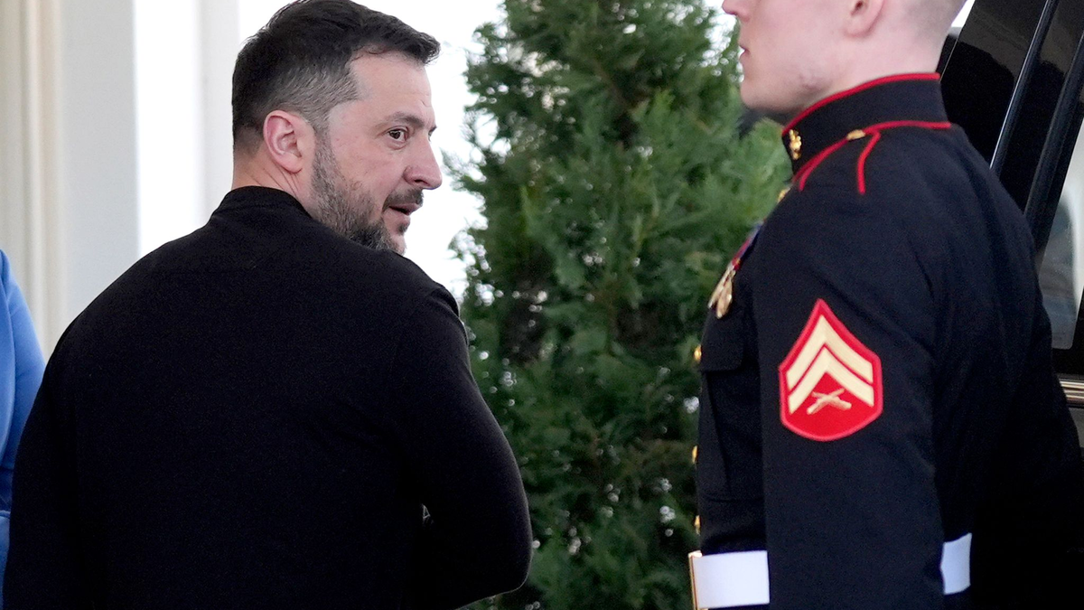 Rausgeworfen oder gegangen? Selenskyj verlässt das Weiße Haus. - Foto: Evan Vucci/AP/dpa