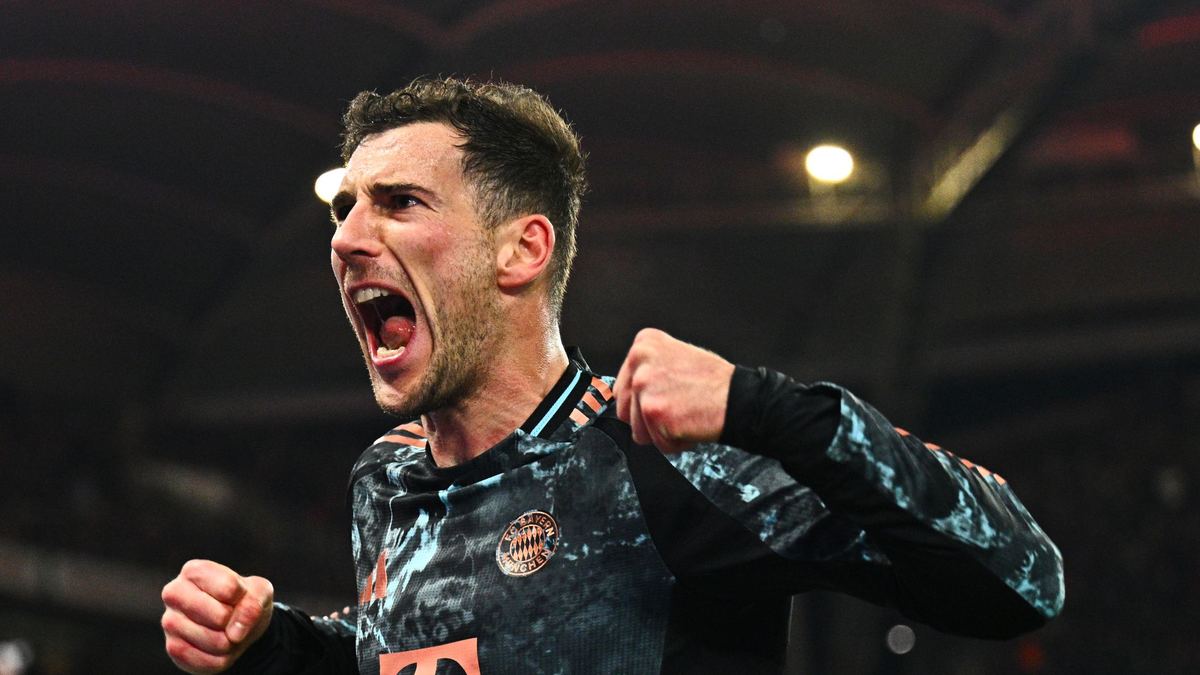 Das große «T» auf den Bayern-Trikots - hier bei Harry Kane - symbolisiert die Partnerschaft des Rekordmeisters mit der Telekom. - Foto: Tom Weller/dpa
