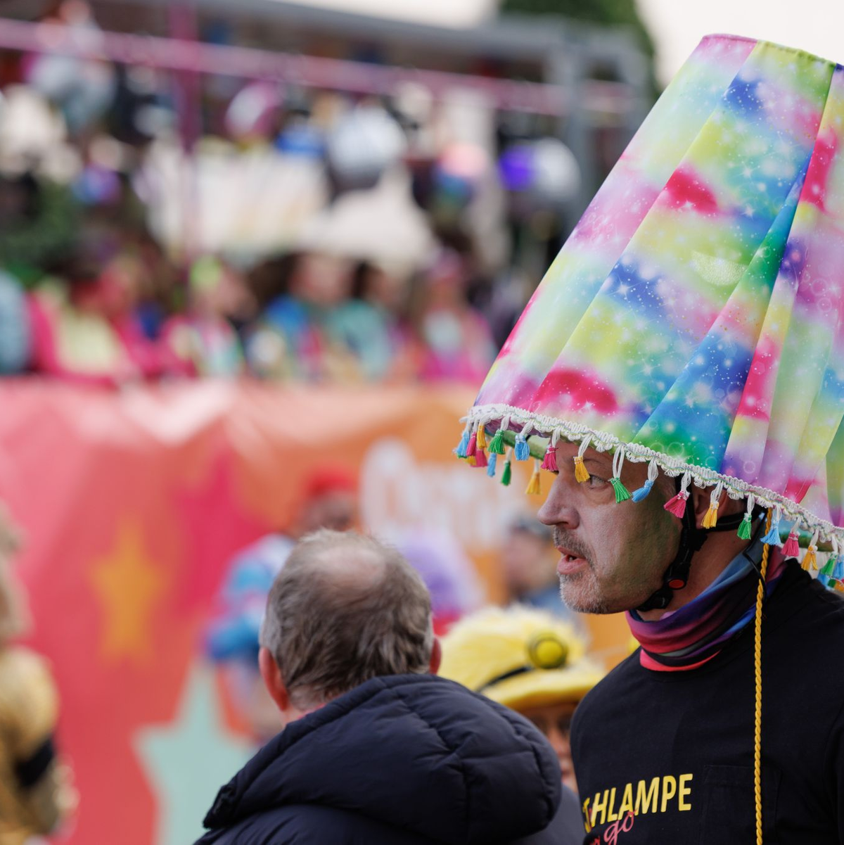 Lampe ist der Trend des Faschings 2025 (Archivbild). - Foto: Friso Gentsch/dpa