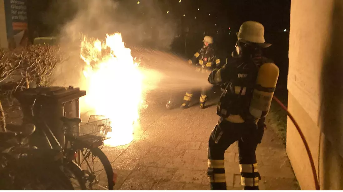 FW-M: Polizei leistet Löschhilfe (Neuhausen) - Bild: presseportal.de