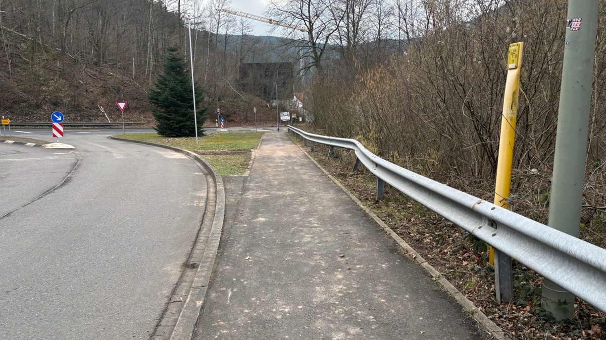 POL-PDNW: Nach Unfall geflüchtet - Foto: presseportal.de