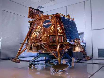 Zehn Instrumente sind an Bord des Landers «Blue Ghost». - Foto: Firefly Aerospace/dpa