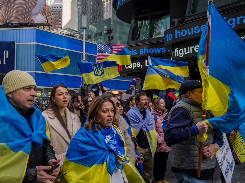 In den USA gibt es auch Warnungen vor einer Einstellung der Militärhilfe für die Ukraine. - Foto: Adam Gray/FR172090 AP/AP/dpa