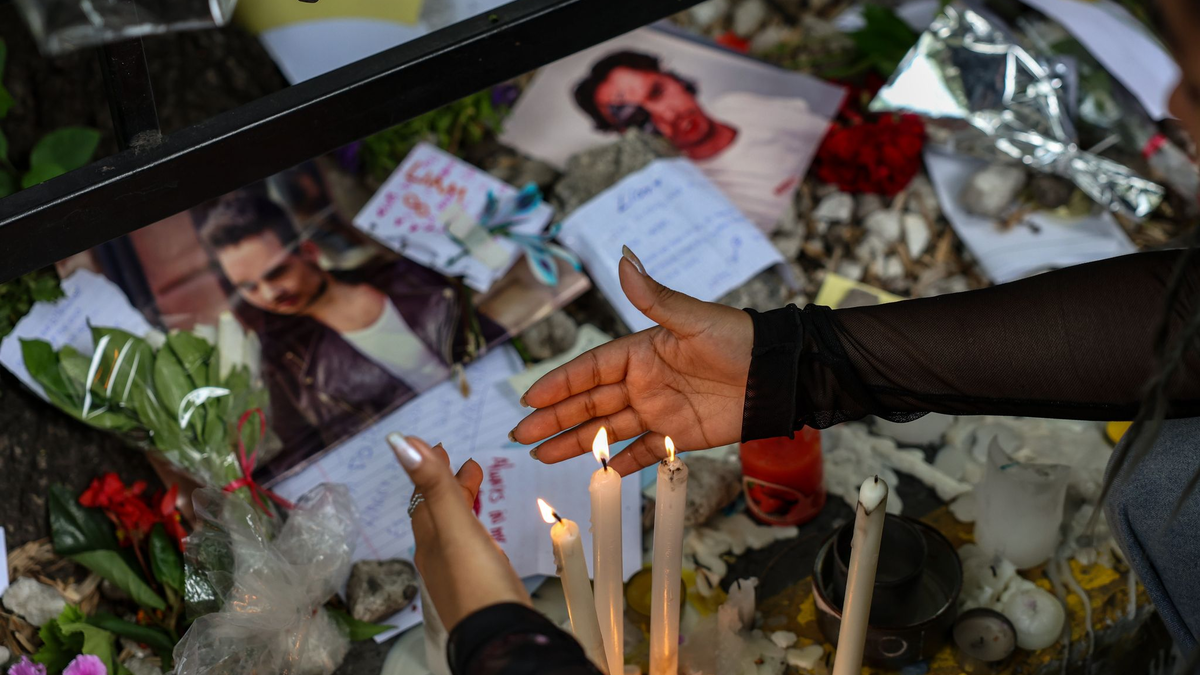 Fans trauern vor dem Hotel in Buenos Aires. (Archivbild) - Foto: Cristina Sille/dpa