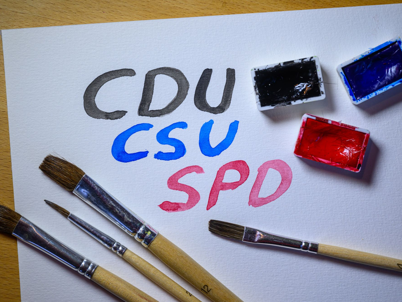 CDU, CSU und SPD wollen am Montag wieder zusammenkommen. (Symbolbild) - Foto: Hendrik Schmidt/dpa