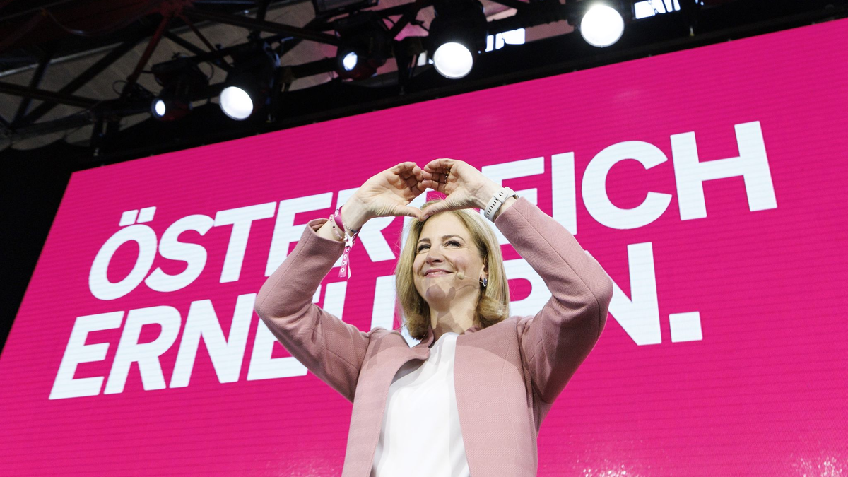 Die liberalen Neos segnen als letzter Partner die Dreier-Koalition von ÖVP, SPÖ und Neos in Österreich ab  - Foto: Tobias Steinmaurer/APA/dpa