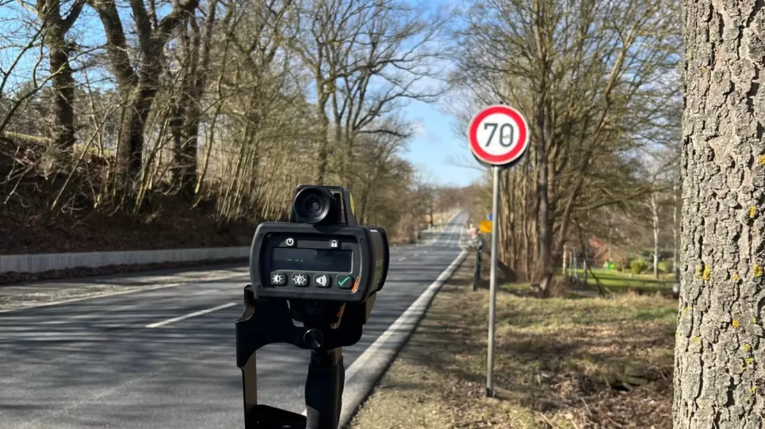 POL-HI: Geschwindigkeitskontrollen an der B6 in Astenbeck - Bild: presseportal.de