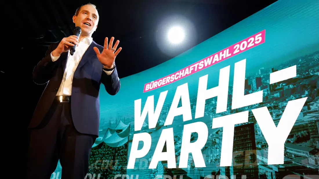 Dennis Thering brachte die CDU nach dem historischen Tief wieder nach vorn.  - Bild: Georg Wendt/dpa