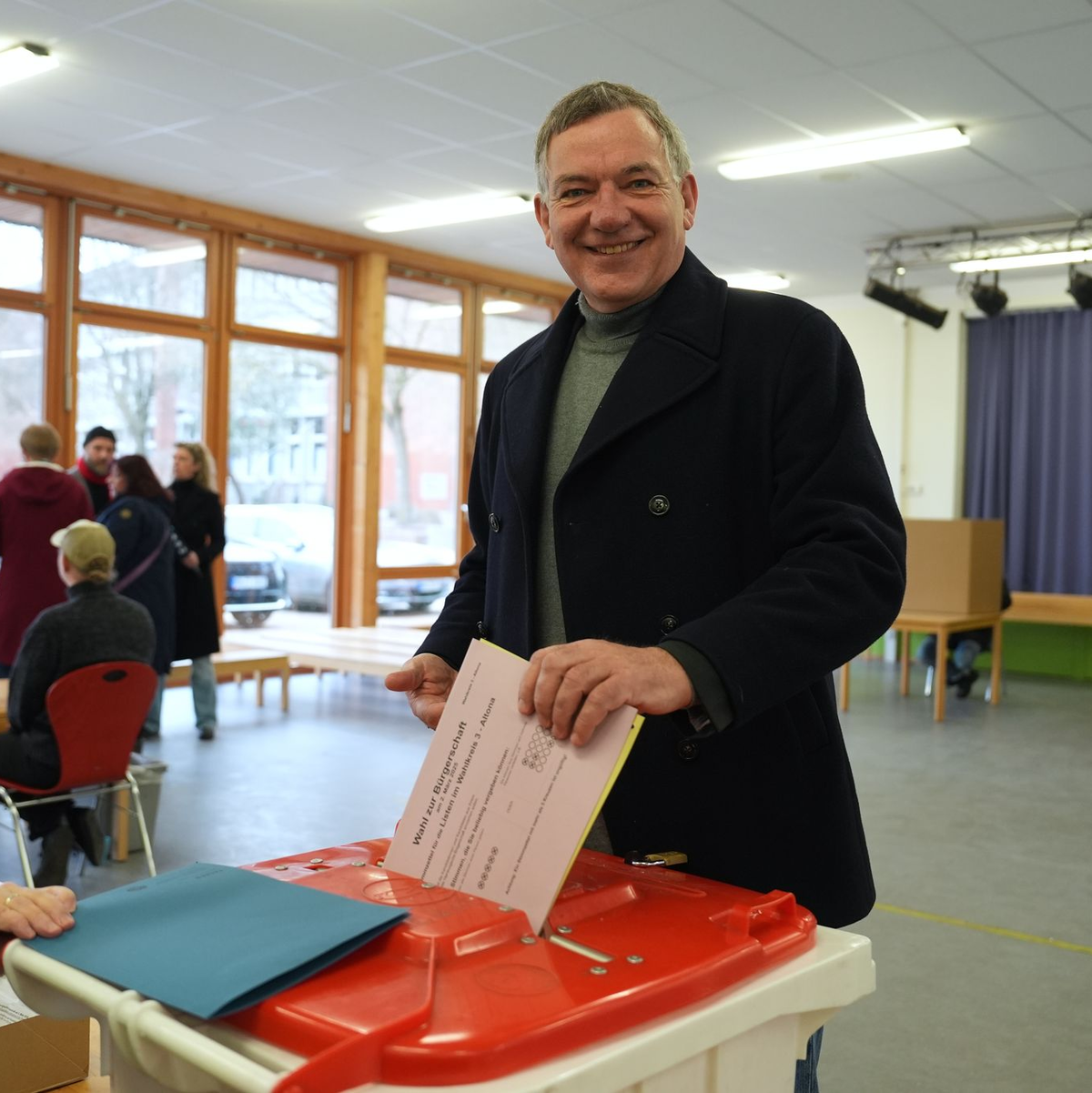 Jan van Aken spricht vom Comeback seiner Partei.  - Foto: Marcus Brandt/dpa