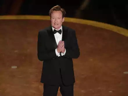 Adrien Brody bedankte sich ausführlich auf der Oscar-Bühne. - Foto: Chris Pizzello/Invision/AP/dpa