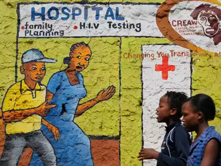 Ein Wandgemälde macht auf HIV/Aids in Afrika aufmerksam (Archivbild) - Foto: picture alliance / dpa