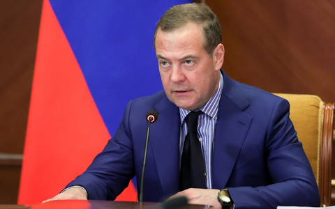 Der frühere russische Präsident Dmitri Medwedew kritisiert den möglichen künftigen Kanzler Friedrich Merz scharf. (Archivbild) - Foto: Ekaterina Shtukina/Sputnik Pool/AP/dpa