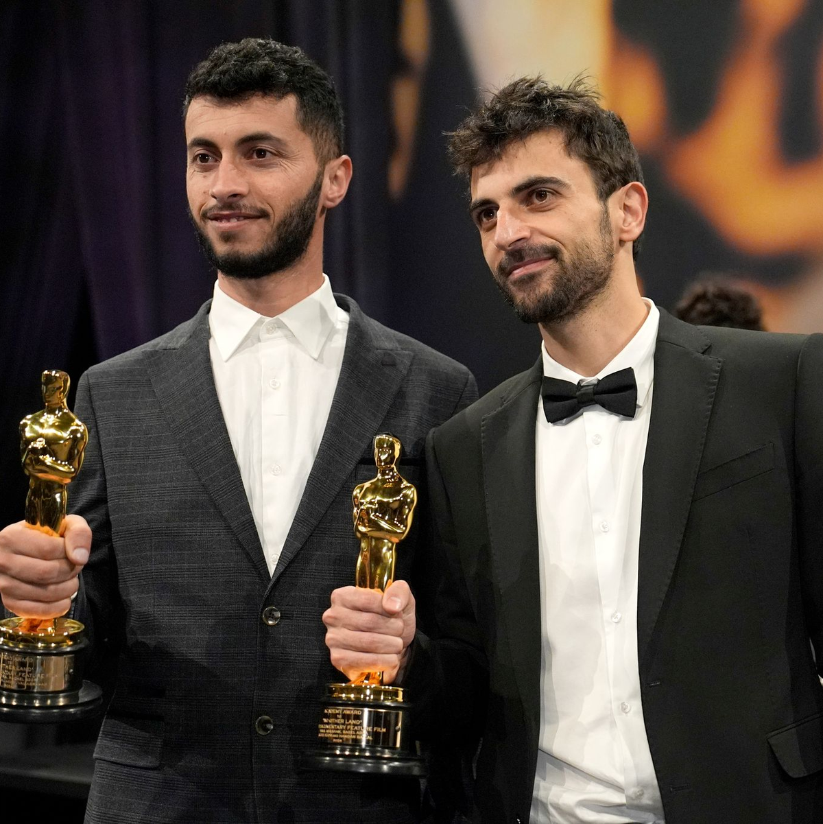 Basel Adra (l) und Yuval Abraham gewannen einen Oscar für den Dokumentarfilm «No Other Land». - Foto: John Locher/Invision/AP/dpa