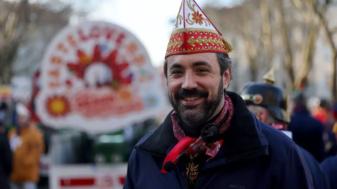 Der Kölner Zugleiter Marc Michelske erwartet aufgrund des guten Wetters viele Besucher.  - Bild: Oliver Berg/dpa