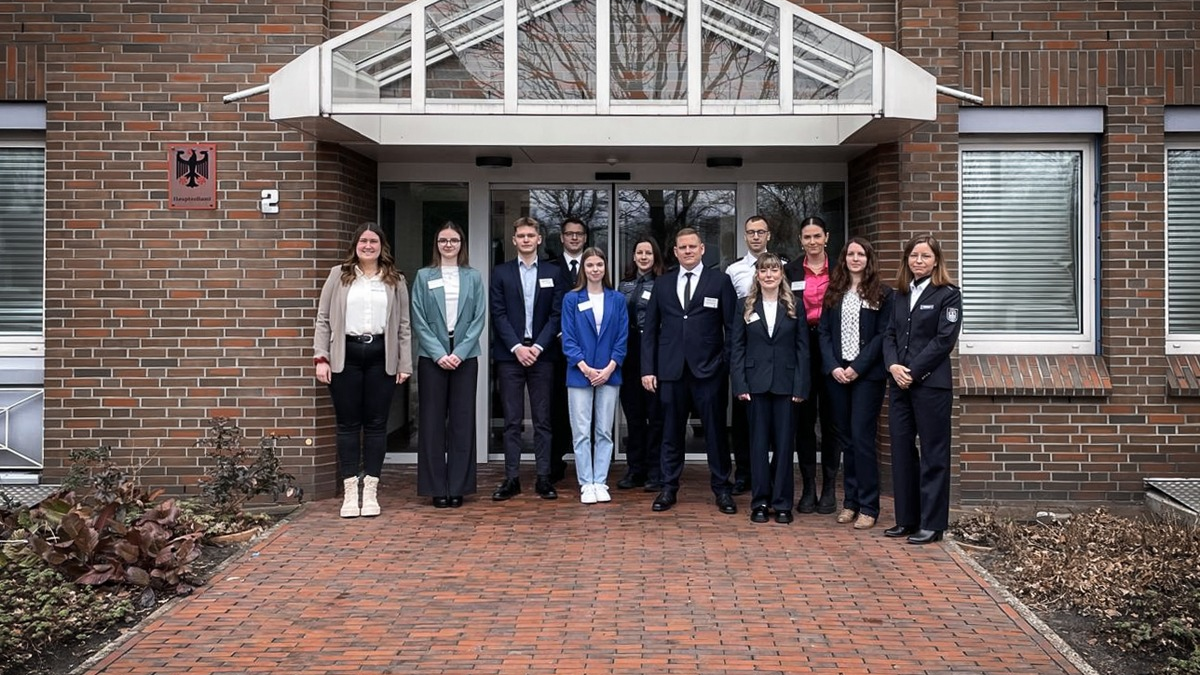 HZA-OL: Berufseinsteiger beim Hauptzollamt Oldenburg Jetzt Karriere beim ZOLL starten! - Foto: presseportal.de