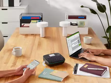 Professionelles Etikettieren überall und jederzeit: DYMO® präsentiert den neuen Labelmanager Executive 640 CB - Foto: presseportal.de