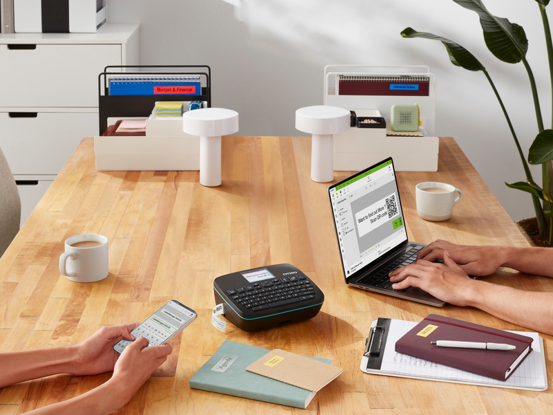 Professionelles Etikettieren überall und jederzeit: DYMO® präsentiert den neuen Labelmanager Executive 640 CB - Foto: presseportal.de