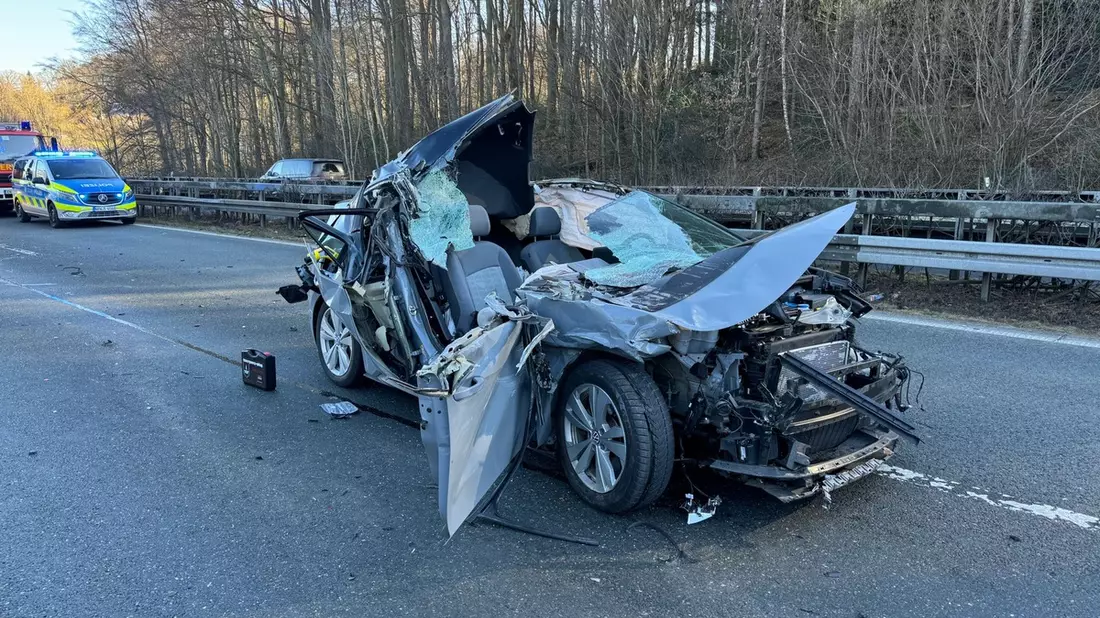 FW-EN: Tragehilfe und Verkehrsunfall - Bild: presseportal.de