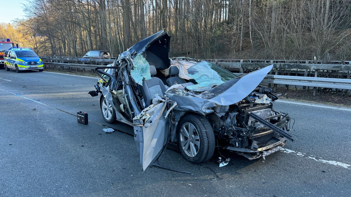 FW-EN: Tragehilfe und Verkehrsunfall - Foto: presseportal.de