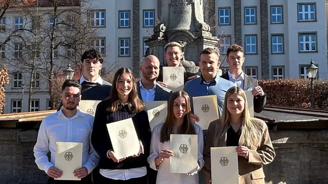 HZA-A: Berufseinsteiger beim Hauptzollamt Augsburg/Jetzt Karriere beim ZOLL starten! - Bild: presseportal.de