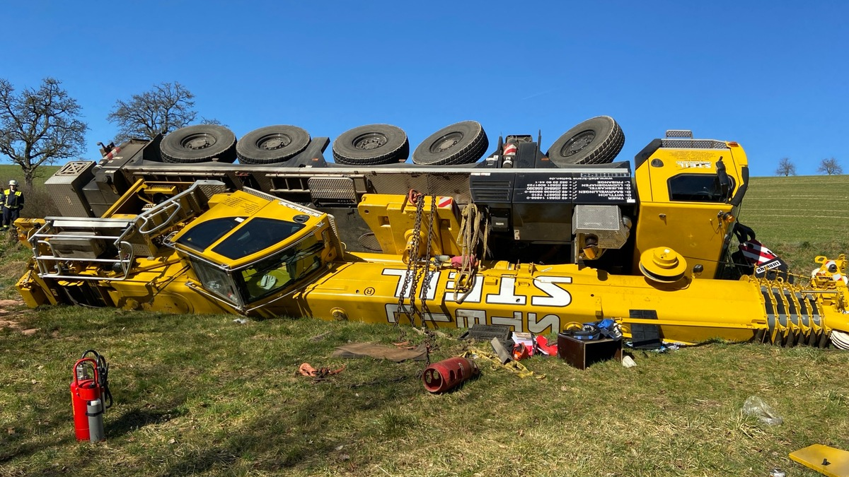 POL-PDTR: Unfall mit Kranwagen - Foto: presseportal.de