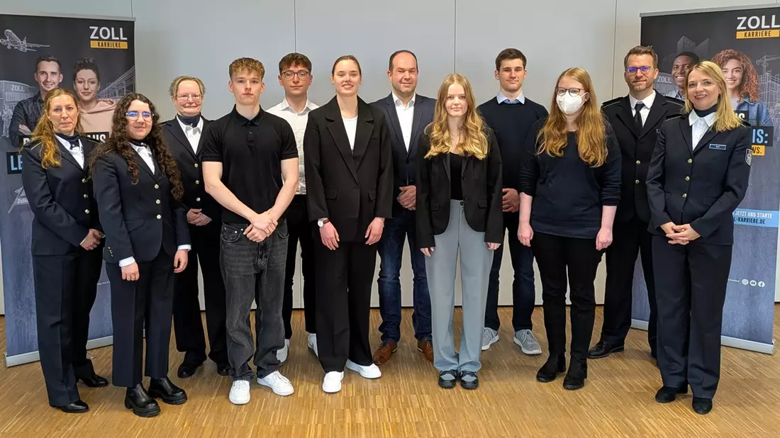 HZA-BI: Berufseinsteiger beim Hauptzollamt Bielefeld/Jetzt Karriere beim ZOLL starten! - Bild: presseportal.de