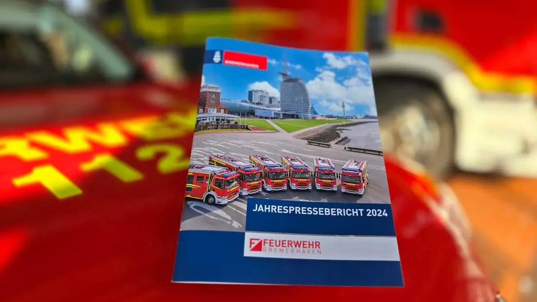 FW Bremerhaven: Einladung an die Redaktion - Vorstellung des Jahrespresseberichts 2024 der Feuerwehr Bremerhaven - Bild: presseportal.de