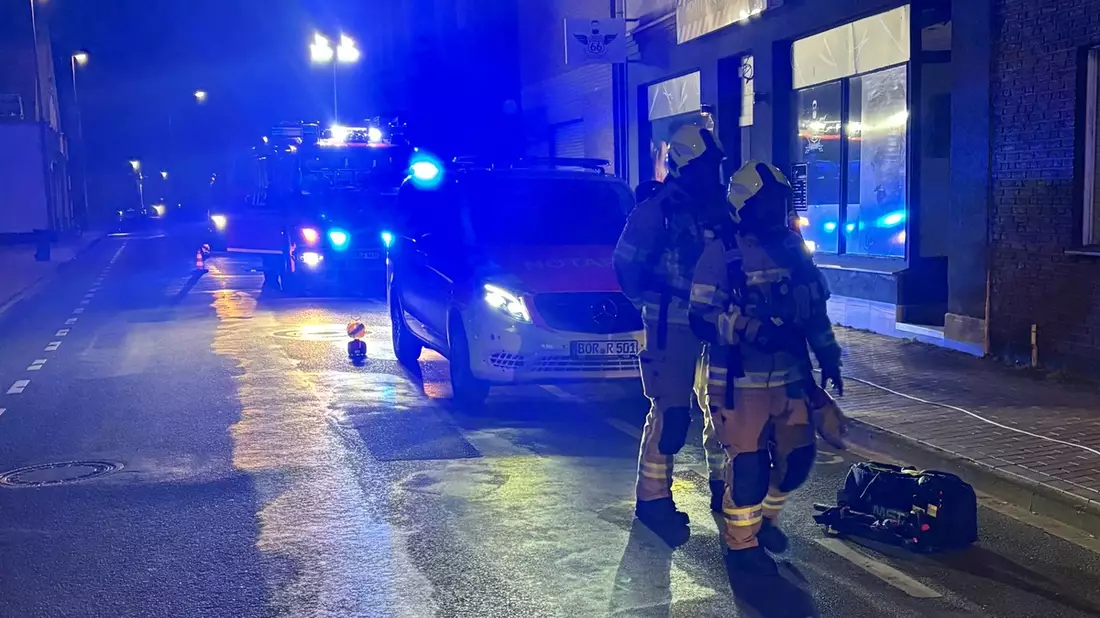 FW Gronau: Austretendes Kohlenmonoxid führt zu Einsatz von Rettungsdienst und Feuerwehr - Bild: presseportal.de