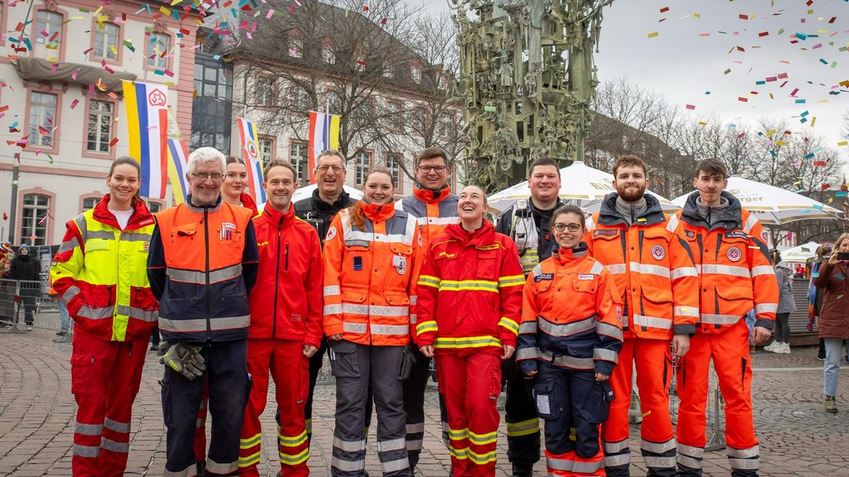 FW Mainz: Bilanz des Rosenmontags 2025 aus Sicht von Feuerwehr und Sanitätsdienst Mainz - Foto: presseportal.de