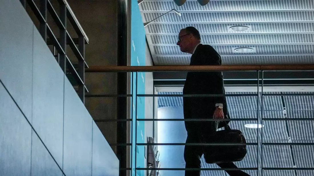 CDU-Chef Friedrich Merz kommt zu den Sondierungsgesprächen von Union und SPD. - Bild: Kay Nietfeld/dpa