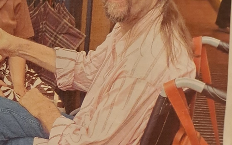 POL-H: Öffentlichkeitsfahndung: Dementer Rollstuhlfahrer aus Pflegeheim verschwunden - Wer hat Andreas D. (59) gesehen? - Foto: presseportal.de