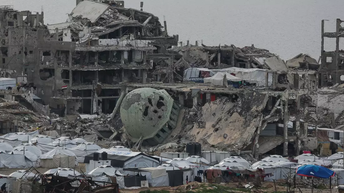 Der Gazastreifen ist nach mehr als 15 Monaten Krieg weitgehend zerstört. - Bild: Jehad Alshrafi/AP/dpa