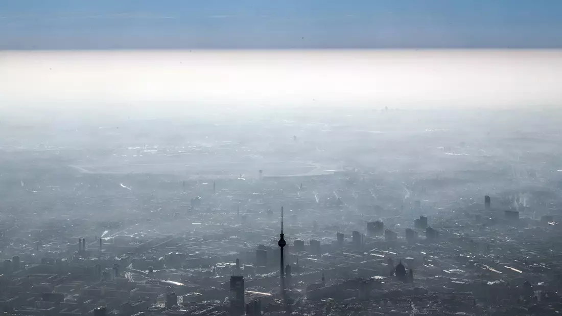 Keine gute Aussicht für Berlin: Touristisch gilt die Stadt nicht mehr als Trendziel. (Archivbild) - Bild: Federico Gambarini/dpa