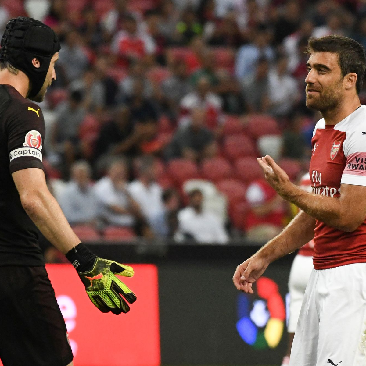 Der FC Arsenal wirbt auf seinen Ärmeln für Ruanda. - Foto: Stefanus Ian/dpa