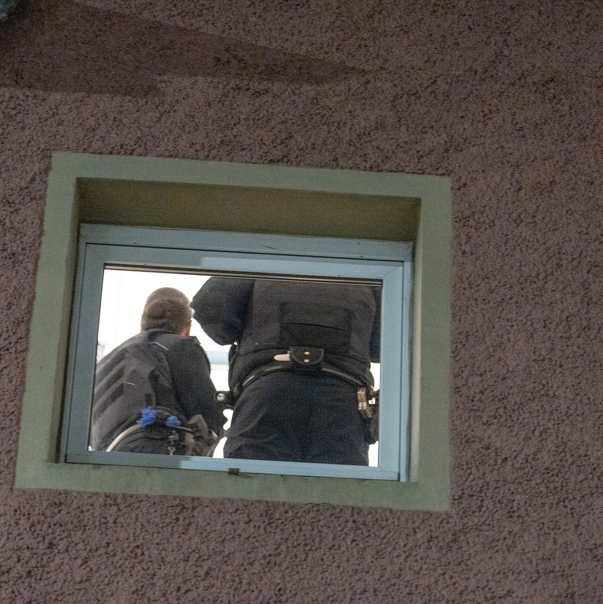 Die Ermittler haben die Wohnung des Tatverdächtigen durchsucht.  - Foto: Ferdinand Merzbach/NEWS5/dpa