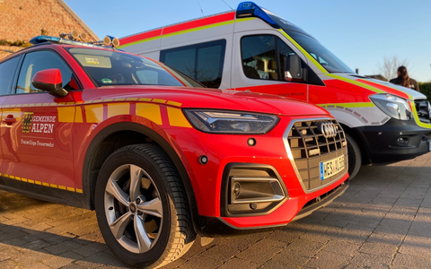 FW Alpen: Eingeklemmte Person im Trecker und verdächtiger Rauch - 2 Einsätze am Donnerstag - Foto: presseportal.de FW Alpen: Eingeklemmte Person im Trecker und verdächtiger Rauch - 2 Einsätze am Donnerstag - Foto: presseportal.de