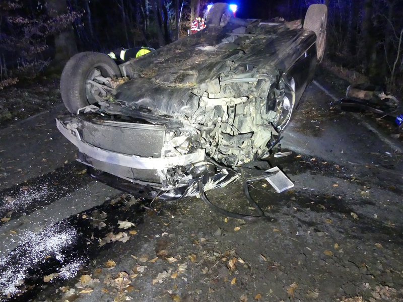 POL-GM: Mit Auto überschlagen - 18-Jähriger leicht verletzt - Foto: presseportal.de