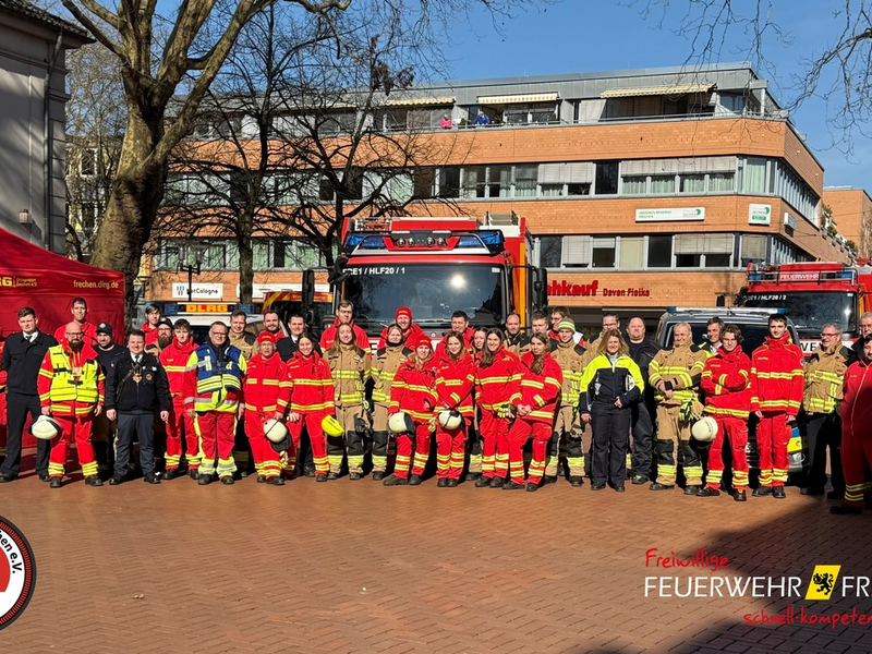 FW Frechen: Freiwillige Feuerwehr Frechen und DLRG Frechen: Erfolgreicher Einsatz beim Karneval 2025 - Foto: presseportal.de