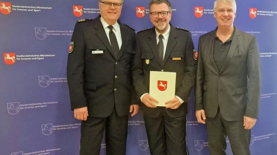 POL-WHV: Der Leiter der Polizeiinspektion Wilhelmshaven/Friesland, Jörg Beensen, wurde befördert - Bild: presseportal.de
